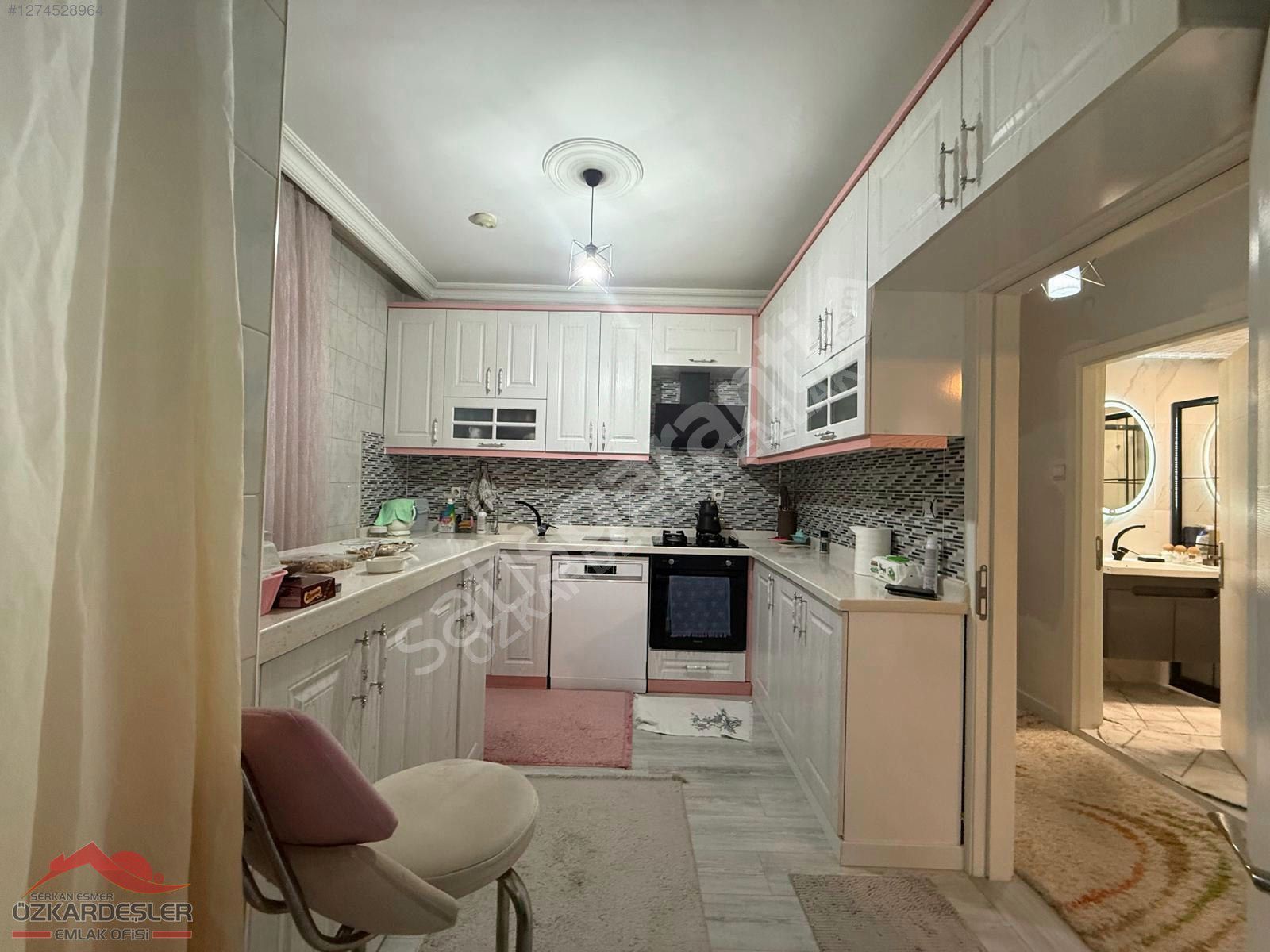 REFİK SAYDAM CADDESİ PARALELİNDE LOKMAN HEKİM HAST YAKININDA 2+1