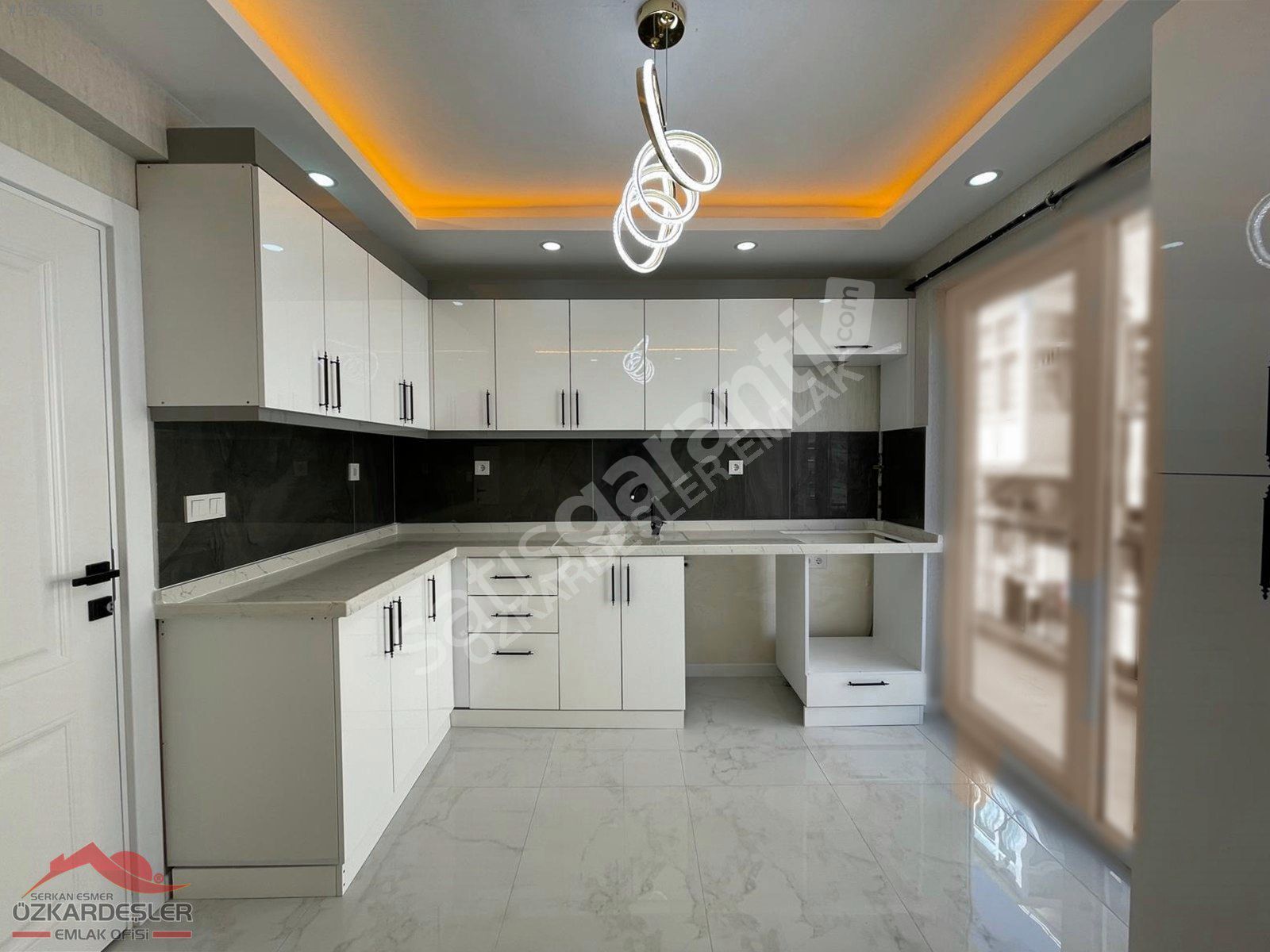 ETLİK YÜRÜYÜŞ YOLU YAKININDA FULL+FULL YAPILI ÇİFT BALKONLU 3+1.