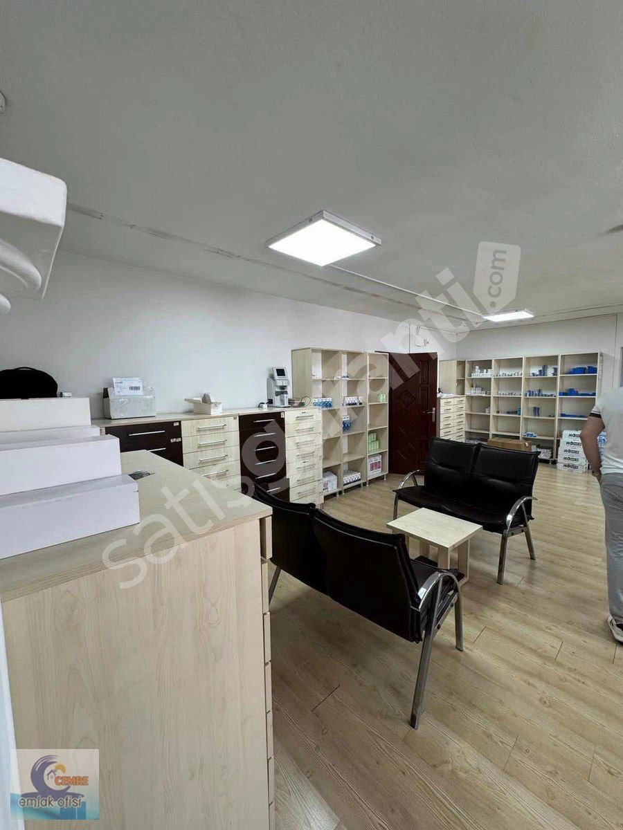 MEYDANDA GENİŞ KULLANIŞLI KİRALIK OFİS