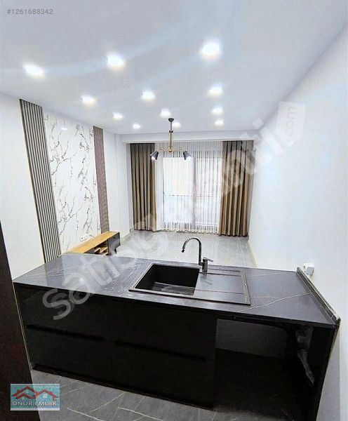 MENEMEN UĞUR MUMCU DA REZİDANSTA KİRALIK 1+1 LÜKS DAİRE..