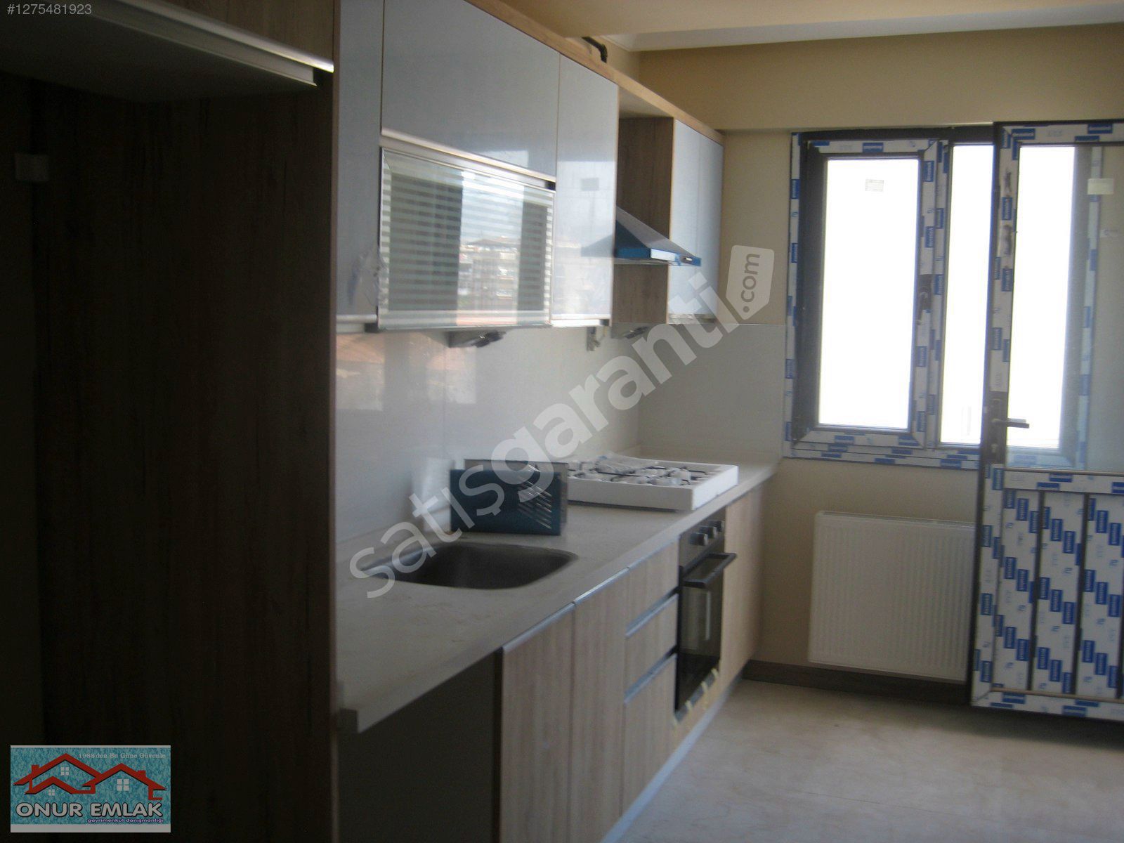 MENEMEN UĞUR MUMCU'DA FERAH KİRALIK YENİ 3+1 LÜKS DAİRE..