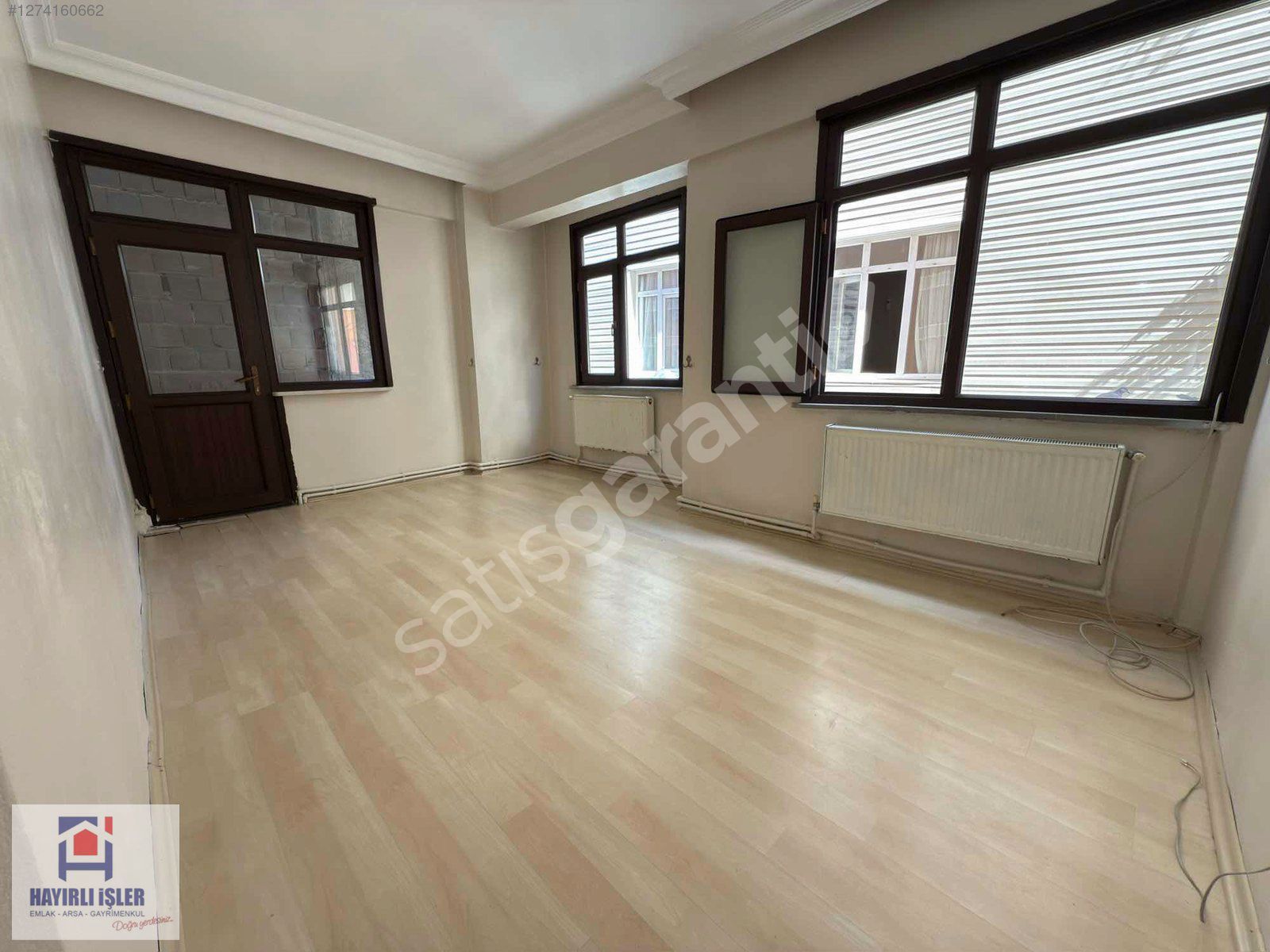 ORTABAYIR'DA ANA CADDE PARALELİ KİRALIK 2+1 DAİRE BALKONLU