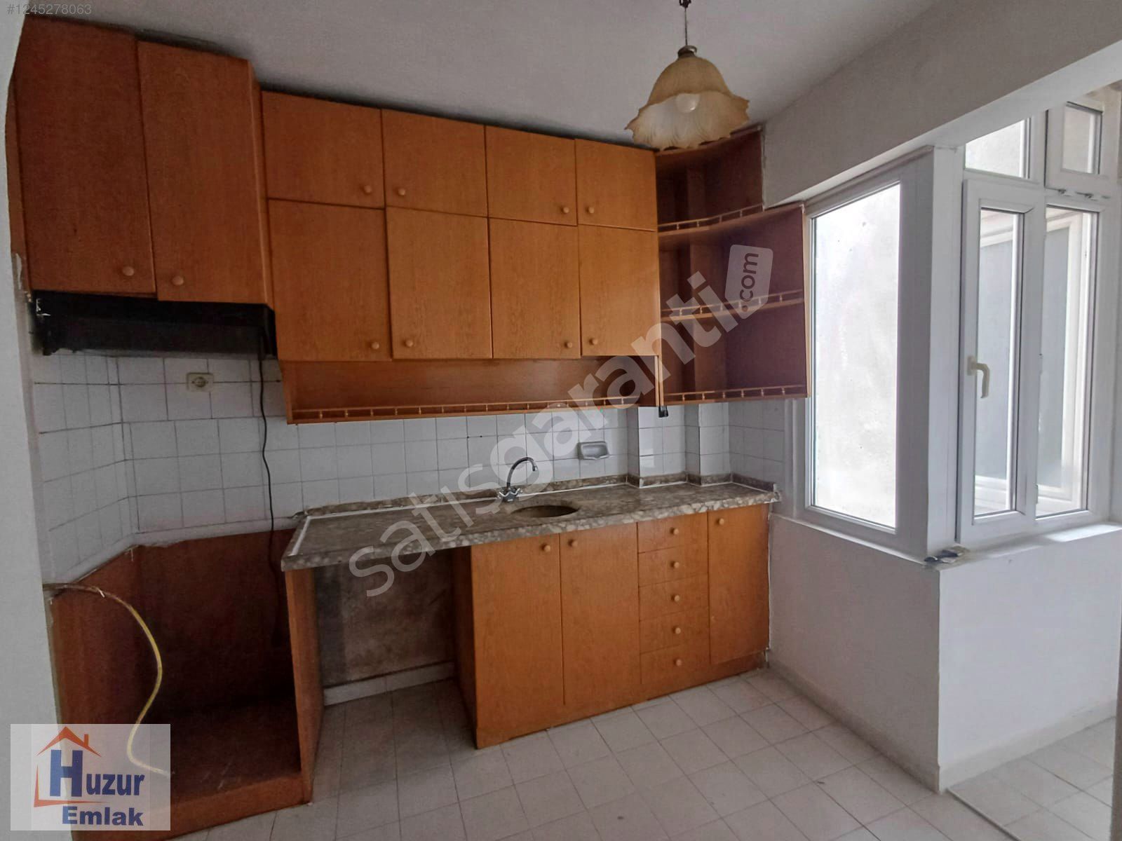 AMBARYOLUNDA SATILIK 2+1 DAİRE...!