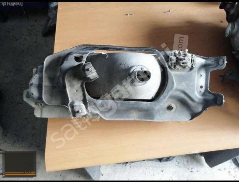 TOYOTA CAMRY ÖN SAĞ FAR FAR YUVA SACI İLE BİRLİKTE ORİJİNAL