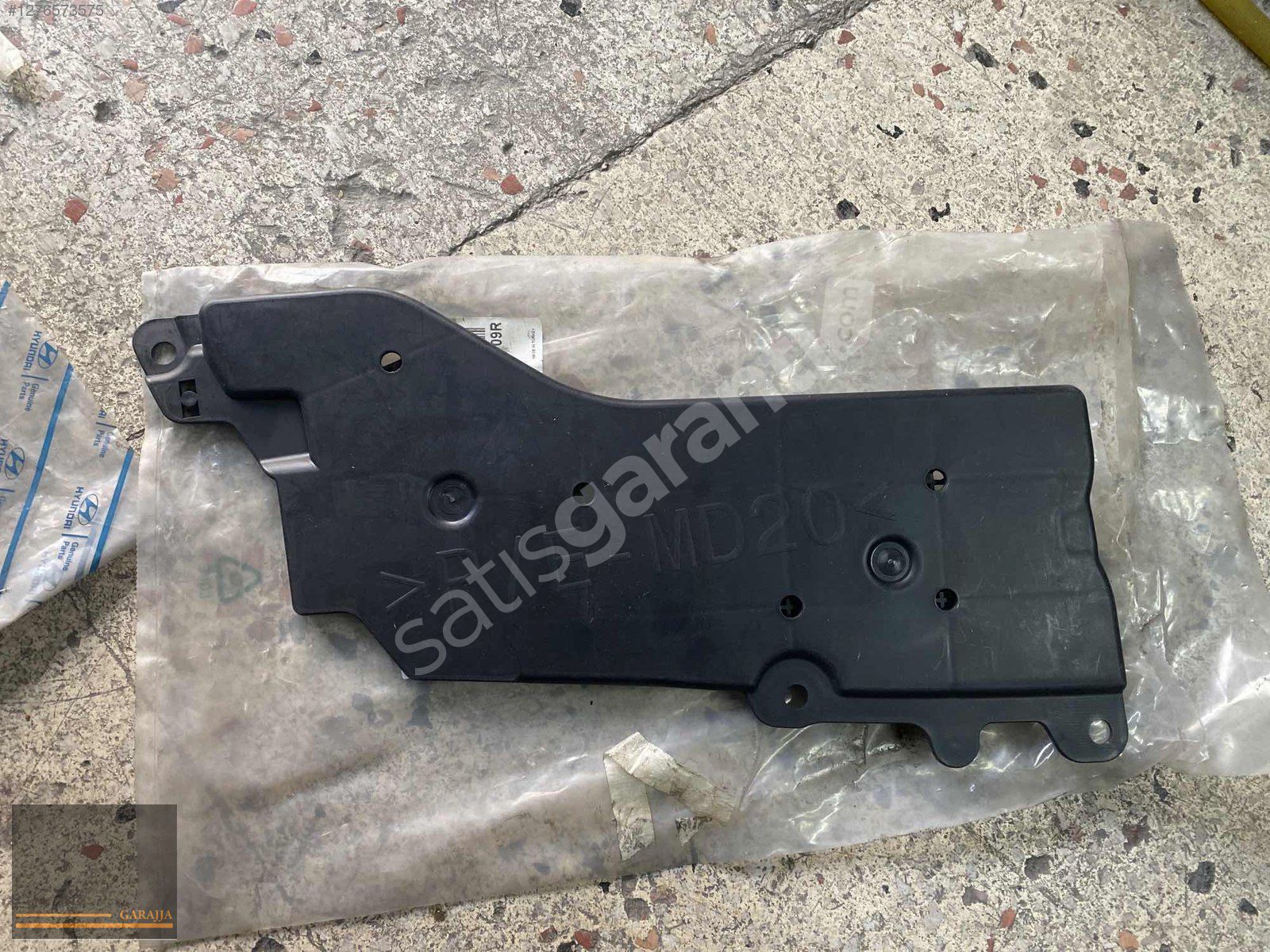 RENAULT MEGANE 4 ARKA BAGAJ ALT KORUMA PLAST SOL 748A08709R