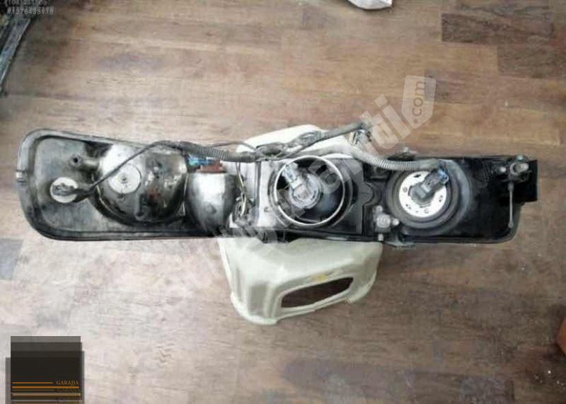 CADİLLAC STS ÖN SAĞ FAR ORİJİNAL ÇIKMA