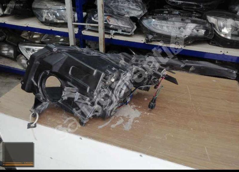 NİSSAN İNFİNİTİ FX35 ÖN SAĞ FAR MERCEĞİ VE KASASI ORİJ ÇIKMA