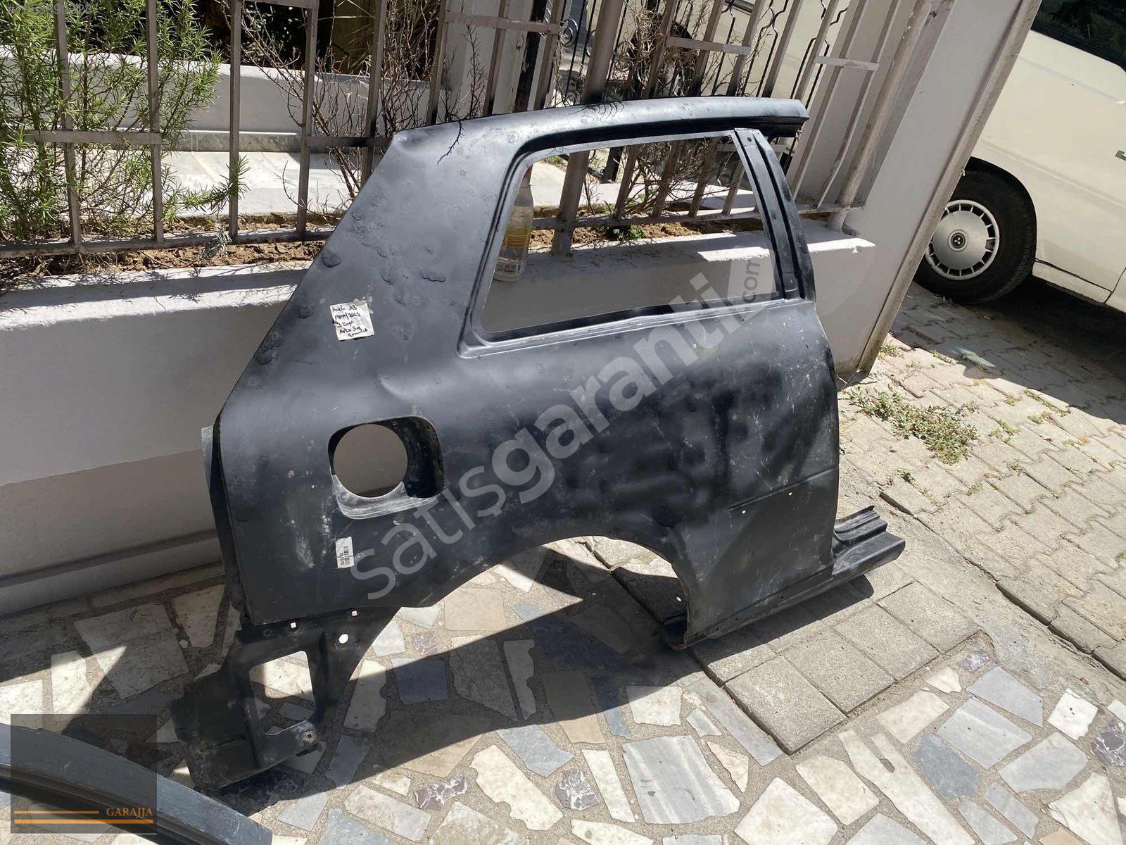 AUDİ A3 1997/2003 HB ARKA SAĞ ÇAMURLUK SIFIR 8L3809838