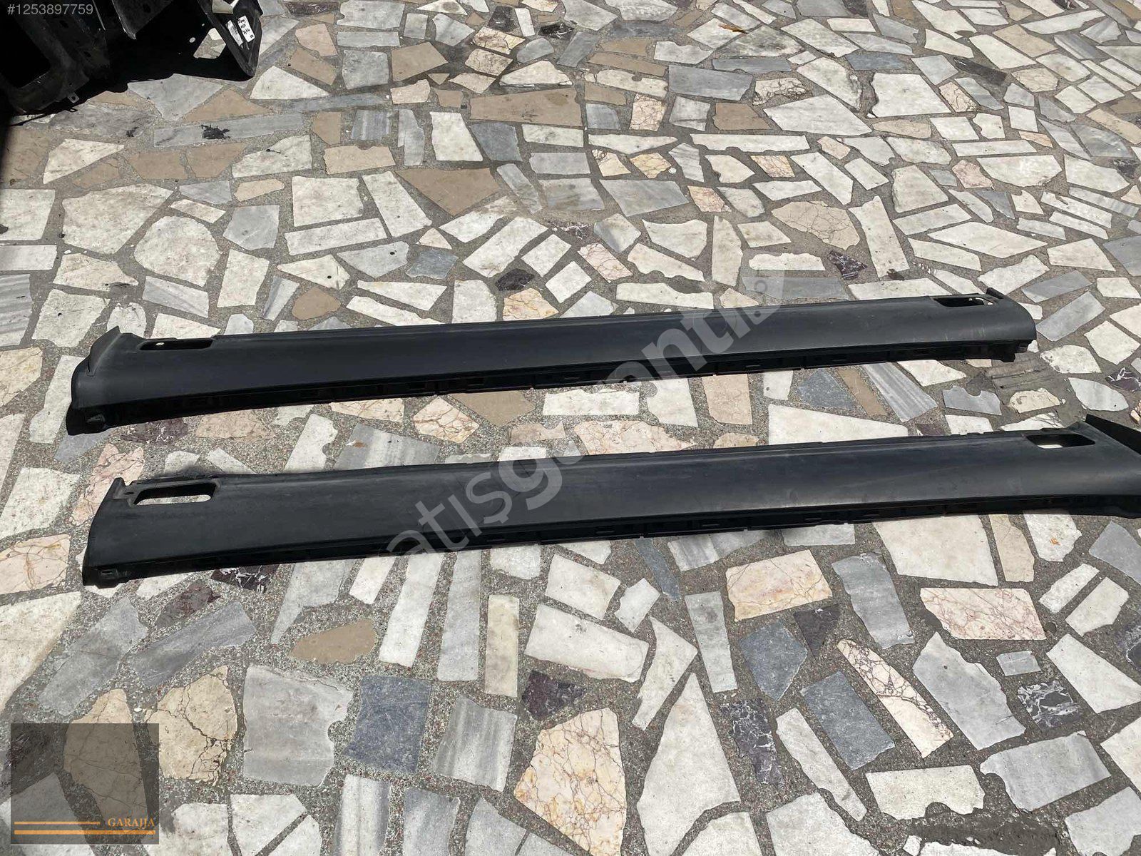 PORSCHE CAYENNE SAĞ SOL TAKIM MARŞPİYEL PLASTİK ÇIKMA ORİJ