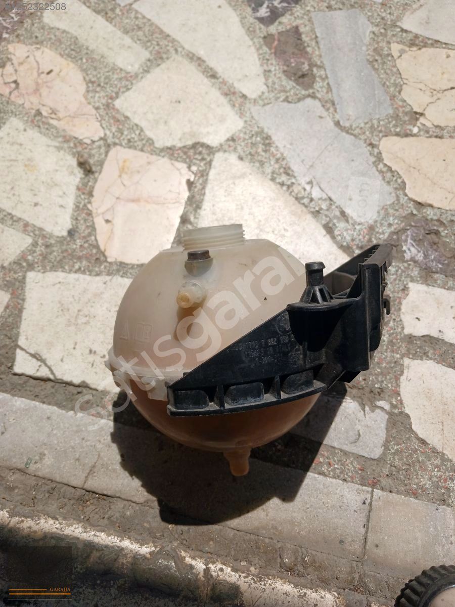 BMW 1 SERİSİ F20 RADYATÖR YEDEK SU TANKI 1713764215801