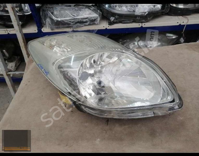 TOYOTA YARİS 2009/11 ÖN SAĞ FAR ORİJİNAL ÇIKMA