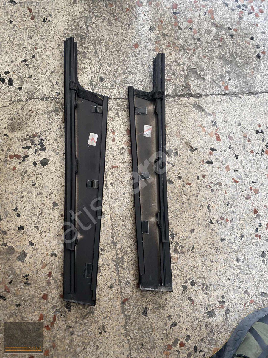 RENO MEGANE 3 FLUANCE 3 SOL ÖN ARKA KAPI DİREK KAPLAMASI ÇIKMA