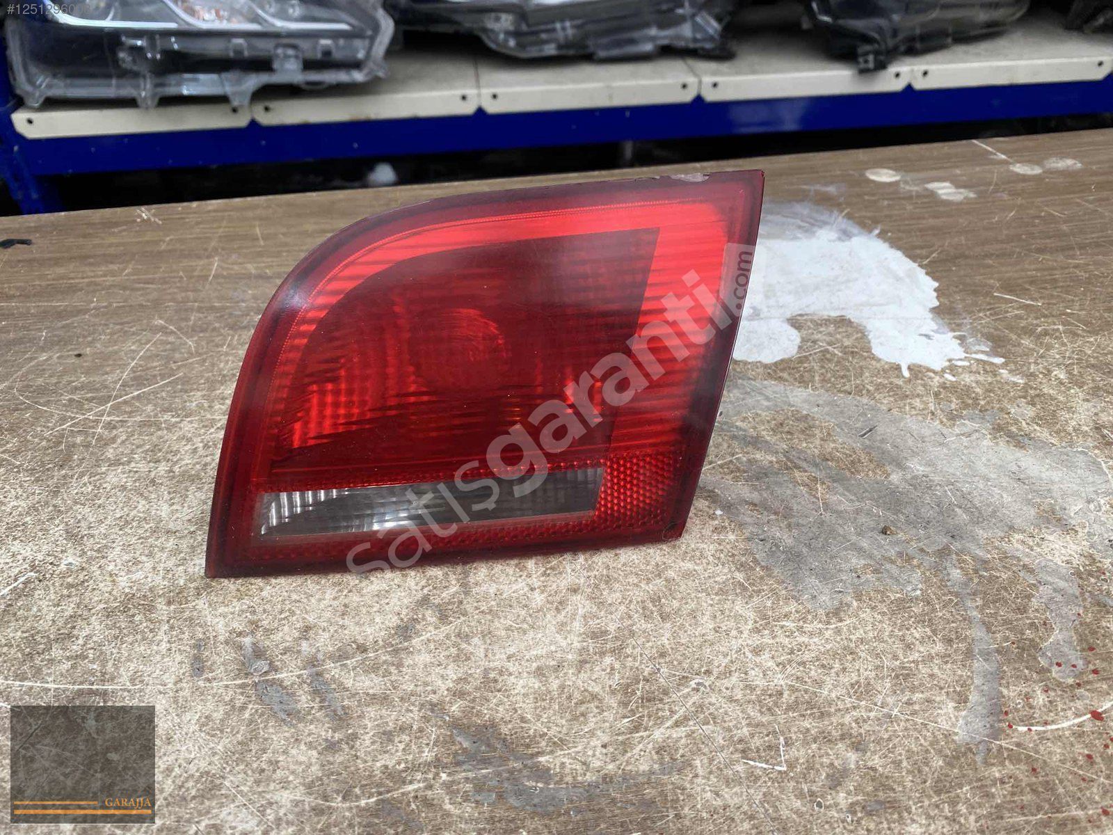 AUDİ A3 2004/2008 SAĞ İÇ STOP 5 KAPI ORİJİNAL ÇIKMA 8P4945094B