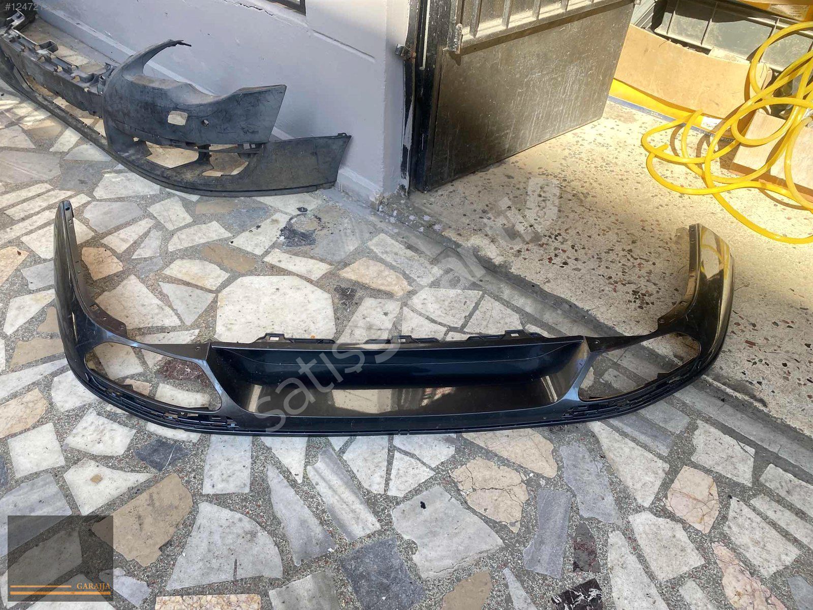 VOLKSWAGEN PASSAT B8 2015/21 RLİNE ARKA TAMPON ALT EKİ SÖKME