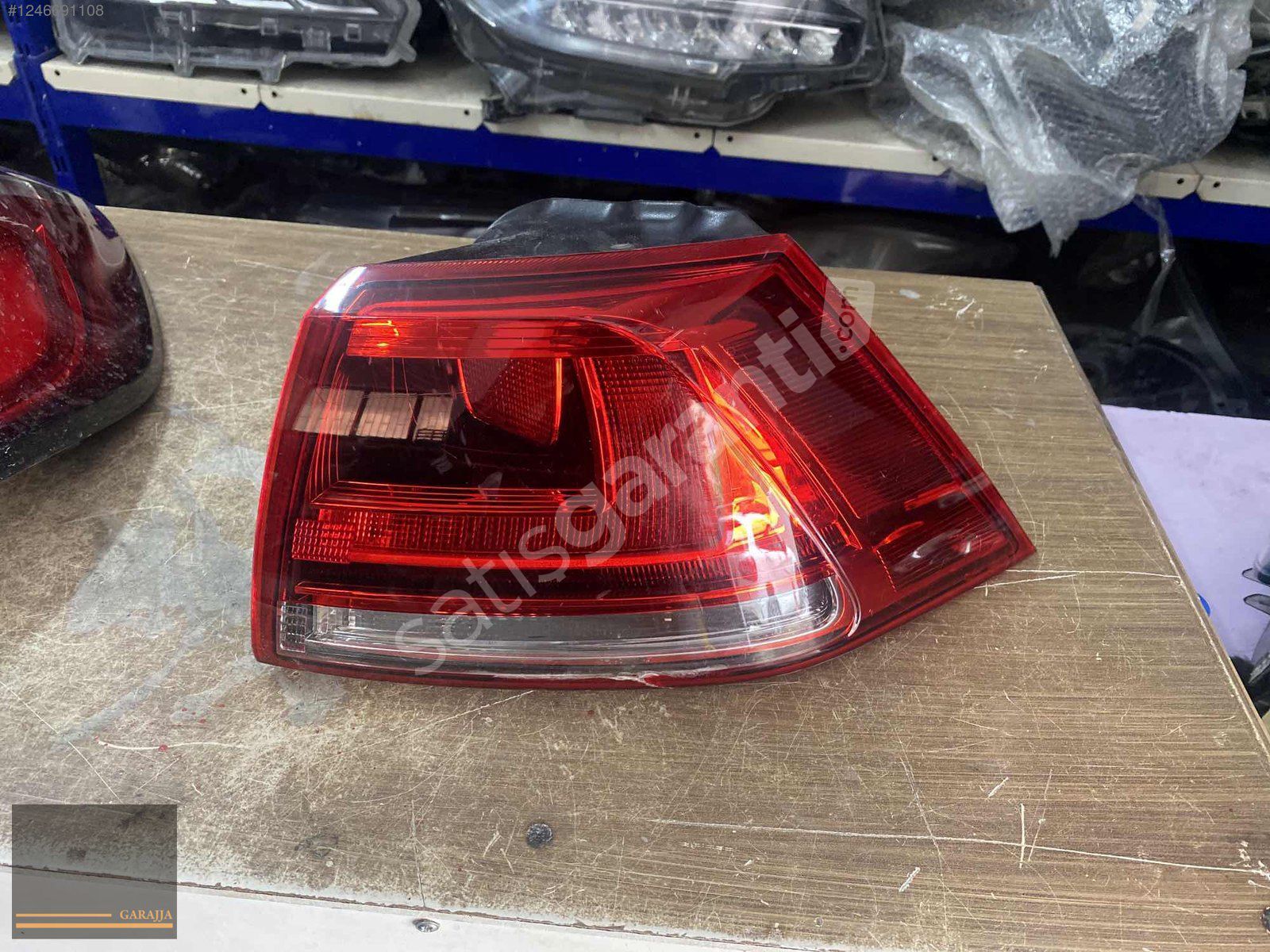 VOLKSWAGEN GOLF 7 ARKA SAĞ DIŞ STOP ORİJİNAL ÇIKMA
