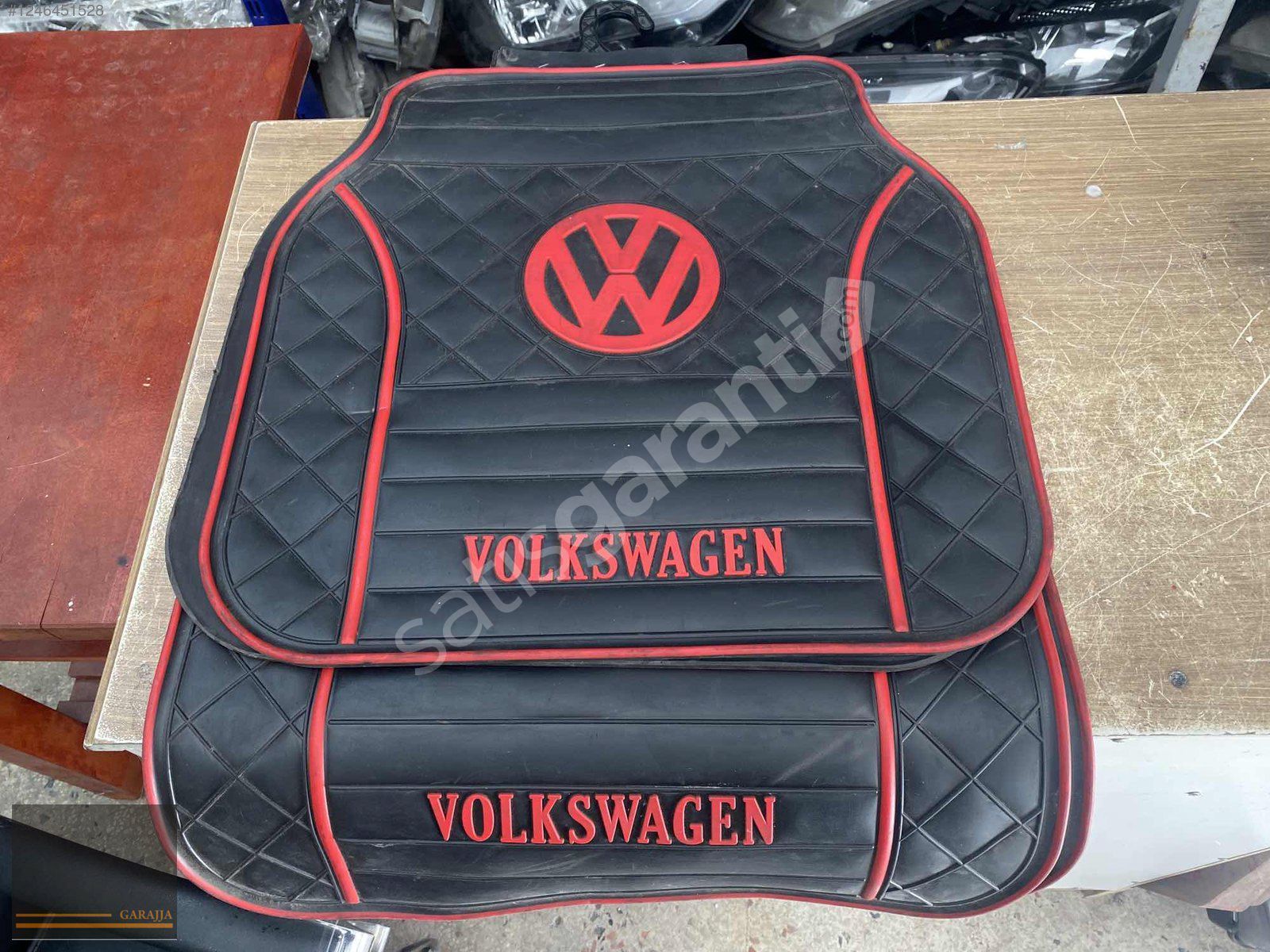 VOLKSWAGEN POLO 2006/2009 KAUÇUK LOGOLU PASPAS TAKIMI