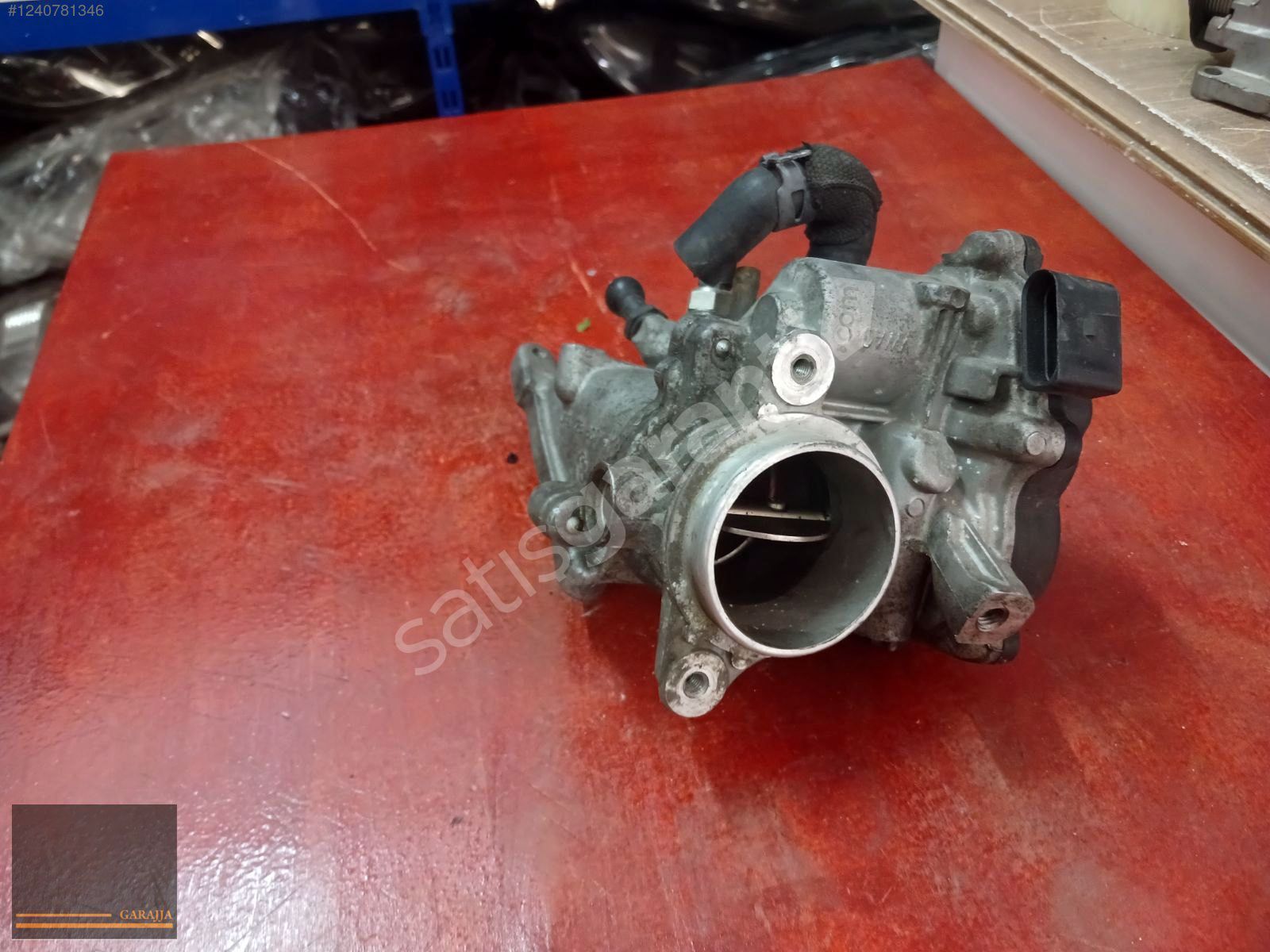 PASSAT B8 CLH 1.6 2.0 TDI GAZ BOĞAZ KELEBEĞİ KELEBEK 04L128637A