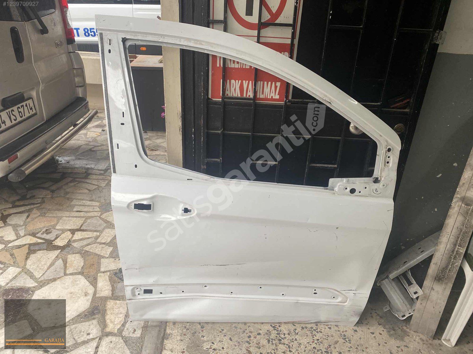 FORD TOURNEO COURİER ÖN SAĞ KAPI ORİJİNAL ÇIKMA