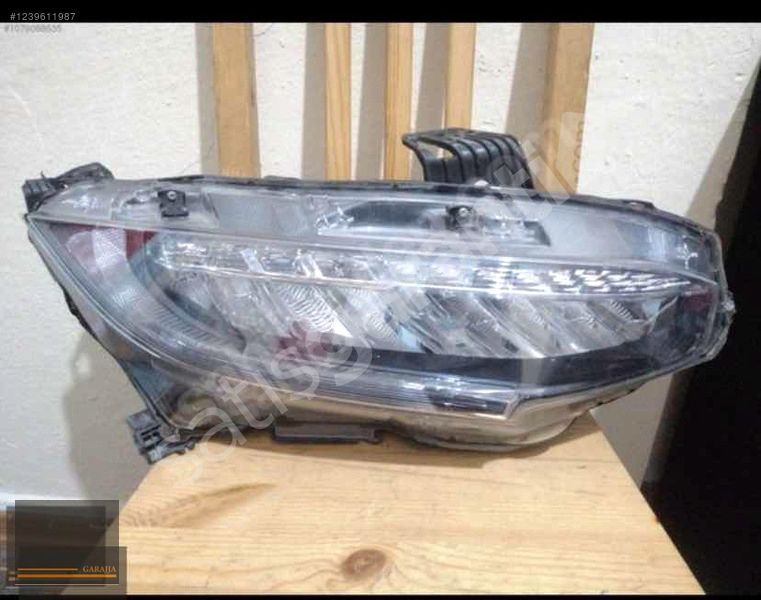 HONDA CİVİC FC5 2016/20 ÖN SAĞ FAR ORİJİNAL ÇIKMA