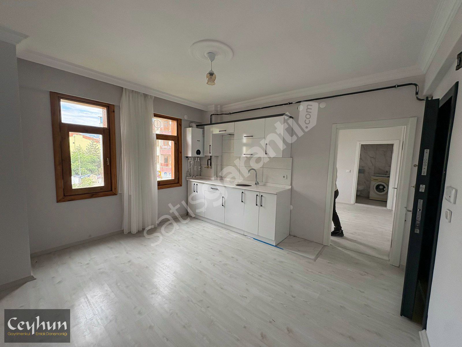 TOKAT BEHZAT BULVARI'NDA 1+1 SIFIR KREDİYE UYGUN SATILIK DAİRE