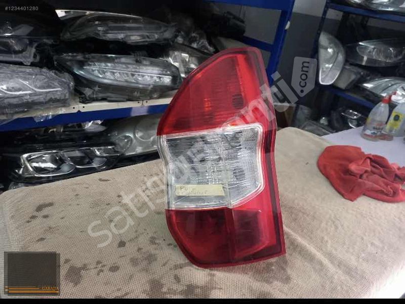 FORD COURİER ARKA SAĞ STOP ORİJİNAL ÇIKMA