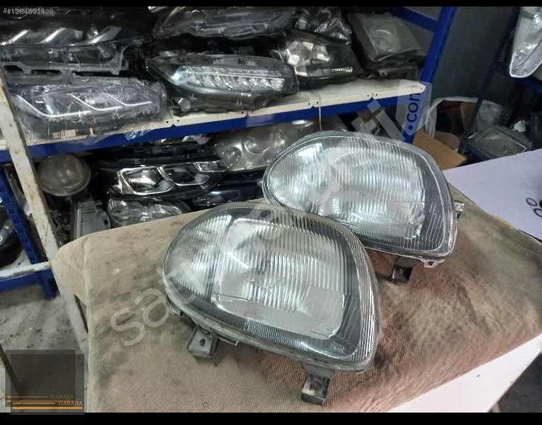 RENAULT CLİO 1 ÖN SAĞ FAR ORİJİNAL ÇIKMA