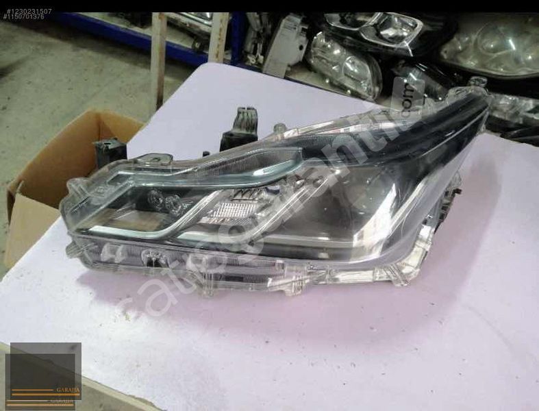 TOYOTA COROLLA 2019/23 LEDLİ ÖN SOL FAR ORİJİNAL ÇIKMA