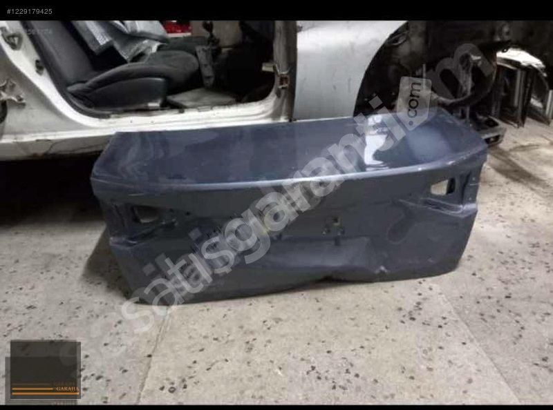 TOYOTA COROLLA ARKA BAGAJ KAPAĞI ORİJİNAL ÇIKMA