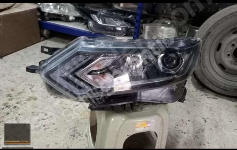 NİSSAN QASHQAİ LEDLİ ÖN SOL FAR ORİJİNAL ÇIKMA