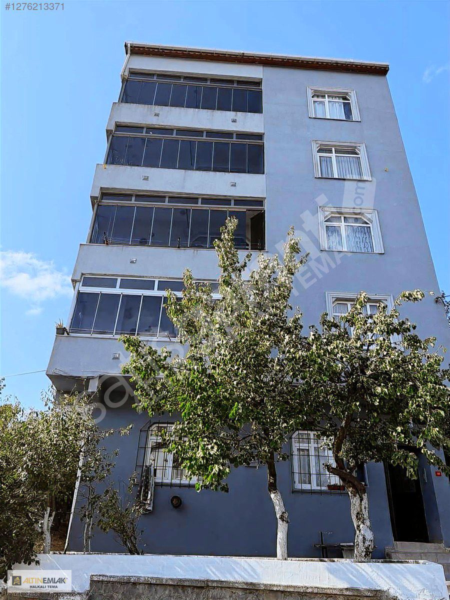 YARIMBURGAZ DA 3+1 180 m2 tadilatlı satılık daire