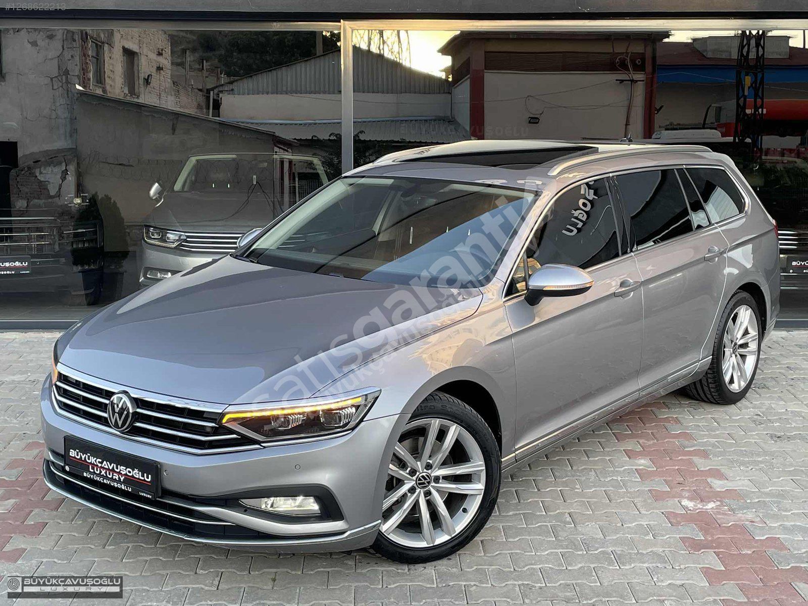 52.000KM BOYASIZ PASSAT VARİANT CAMTAVAN+HAYALET+ELK.BGJ+NAVİ