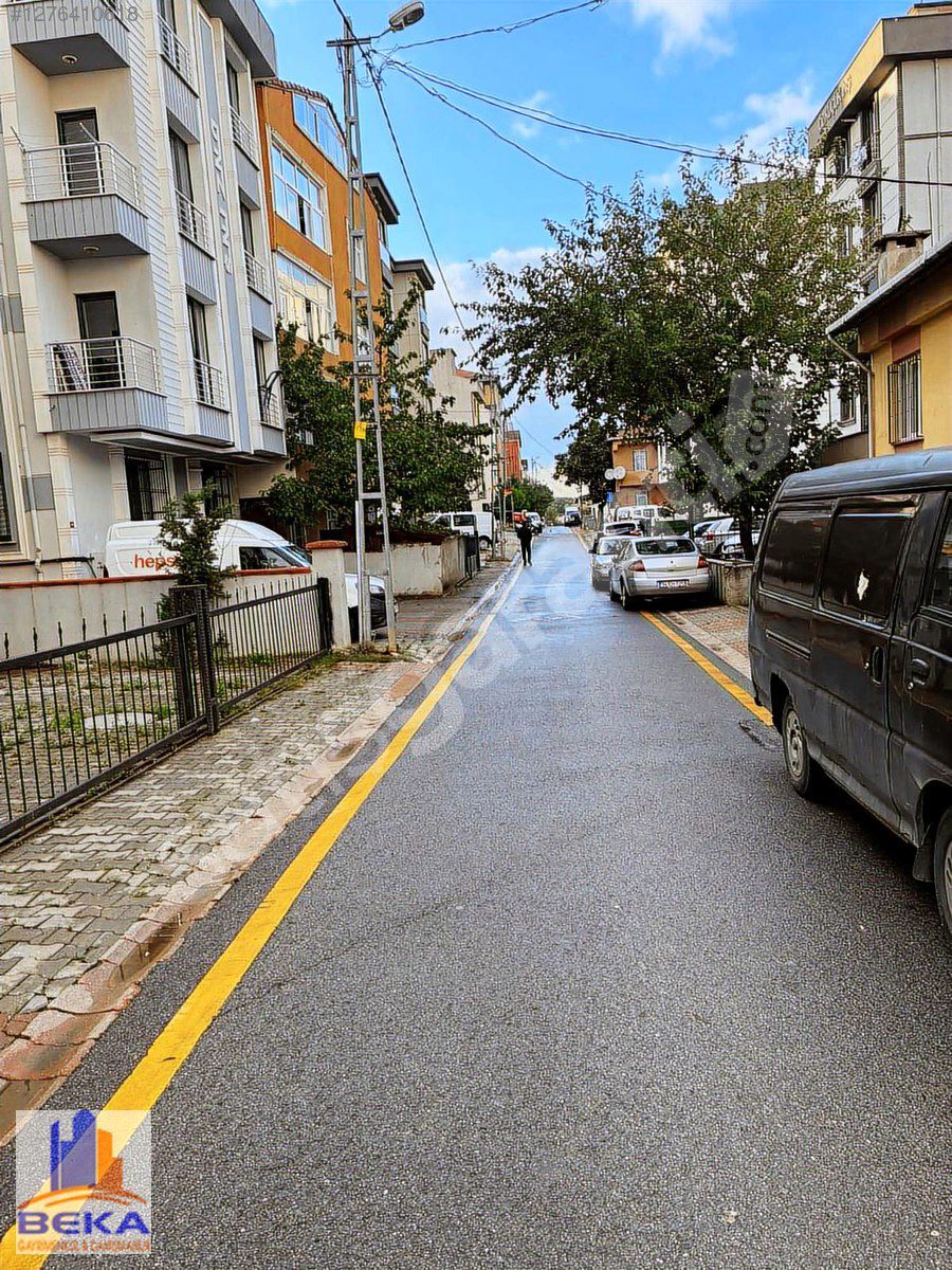 DUDULLU NECİPFAZIL YEŞİLYURT SOK 2+1 TERS DUBLEKS KİRALIK DAİRE