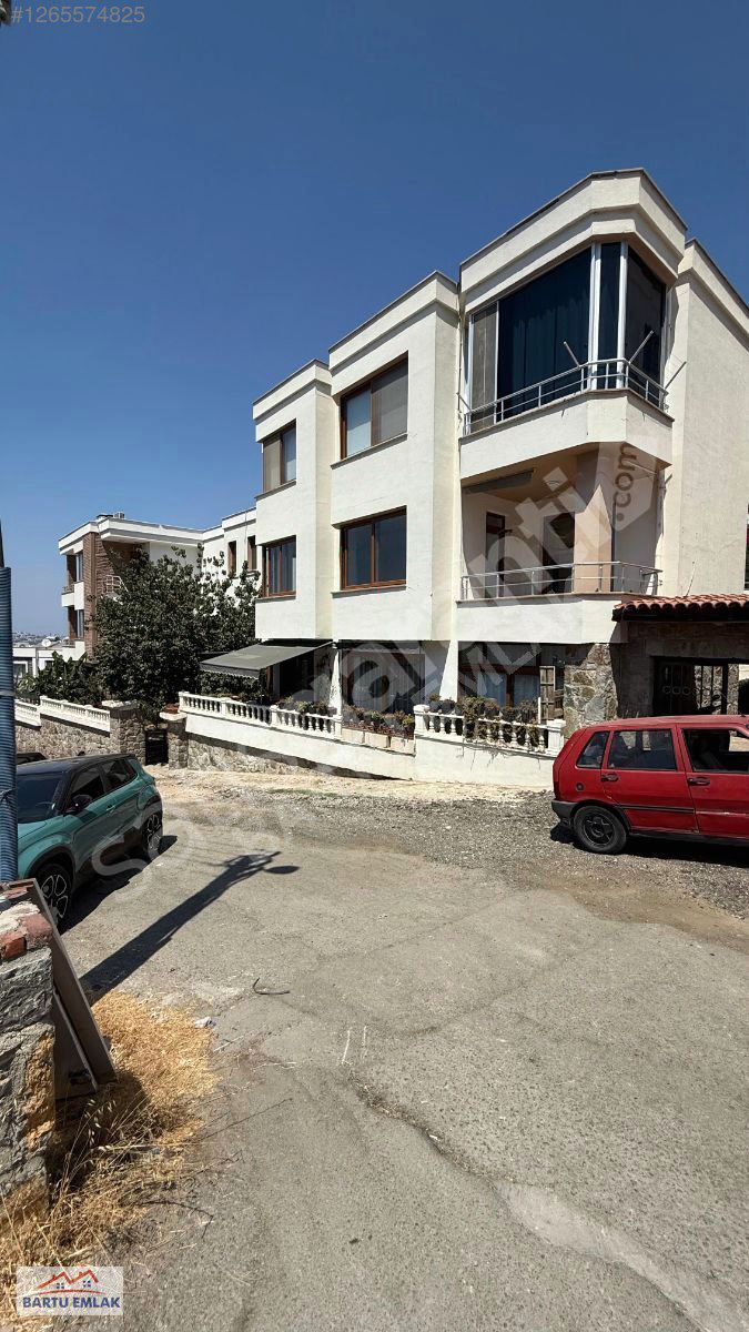 Bodrum'da deniz manzaralı satılık daire 3+1 Turgutreis karabağ