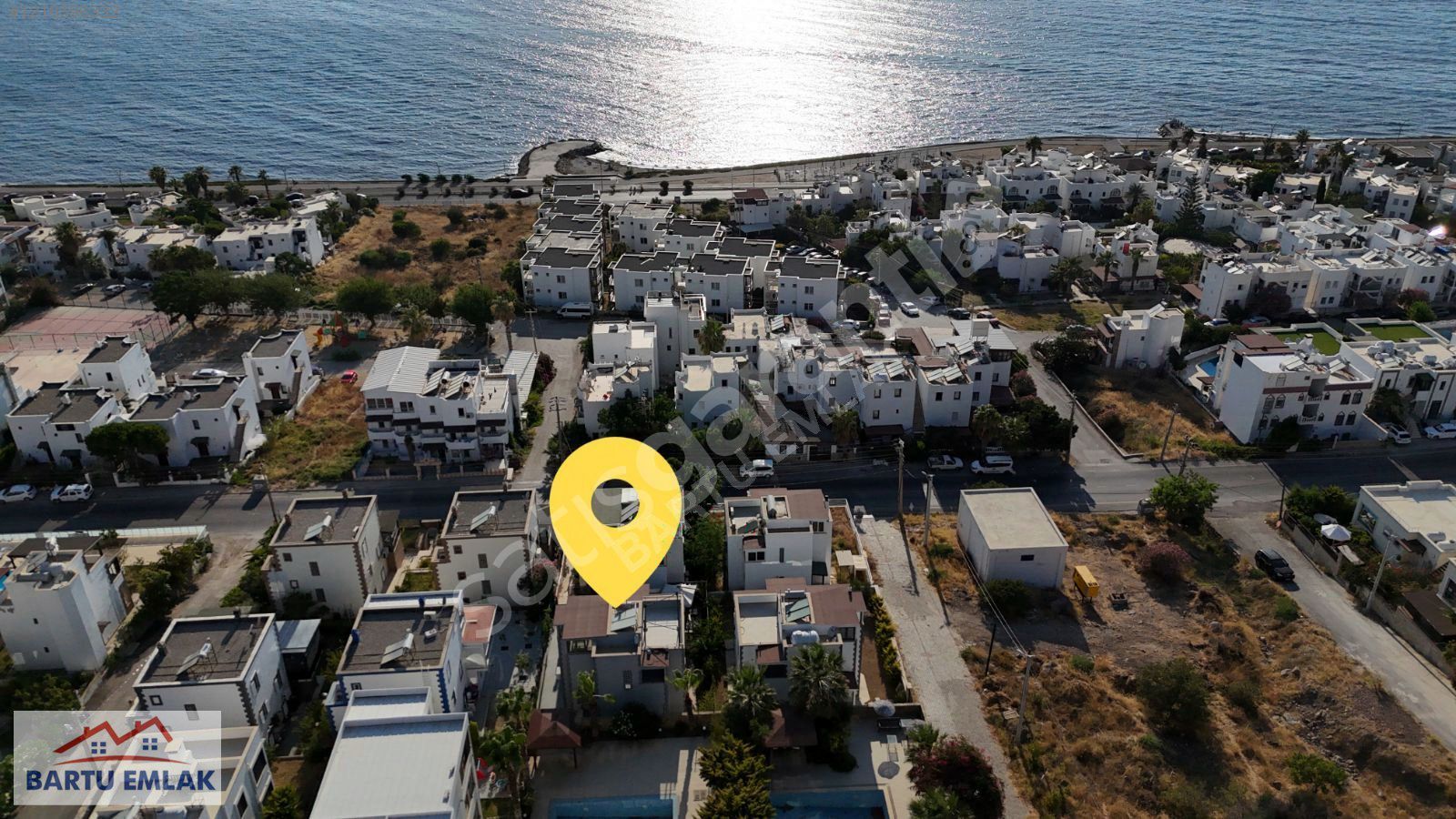 Deniz manzaralı satılık villa sahile yakın 4+1