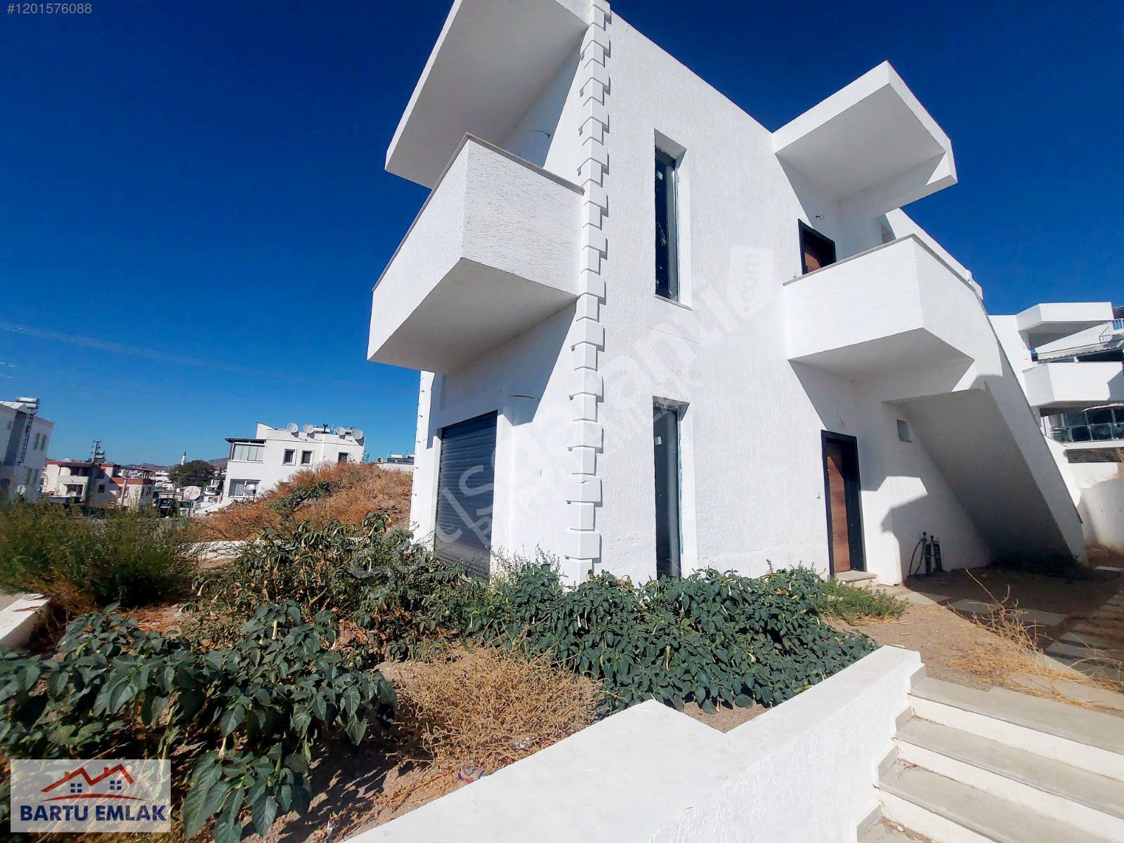 Bodrum Turgutreis'te Deniz manzaralı Bahçeli sıfır Satılık Daire