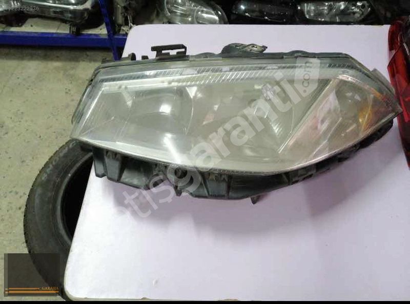 RENAULT MEGANE 2 ÖN SOL FAR ORİJİNAL ÇIKMA
