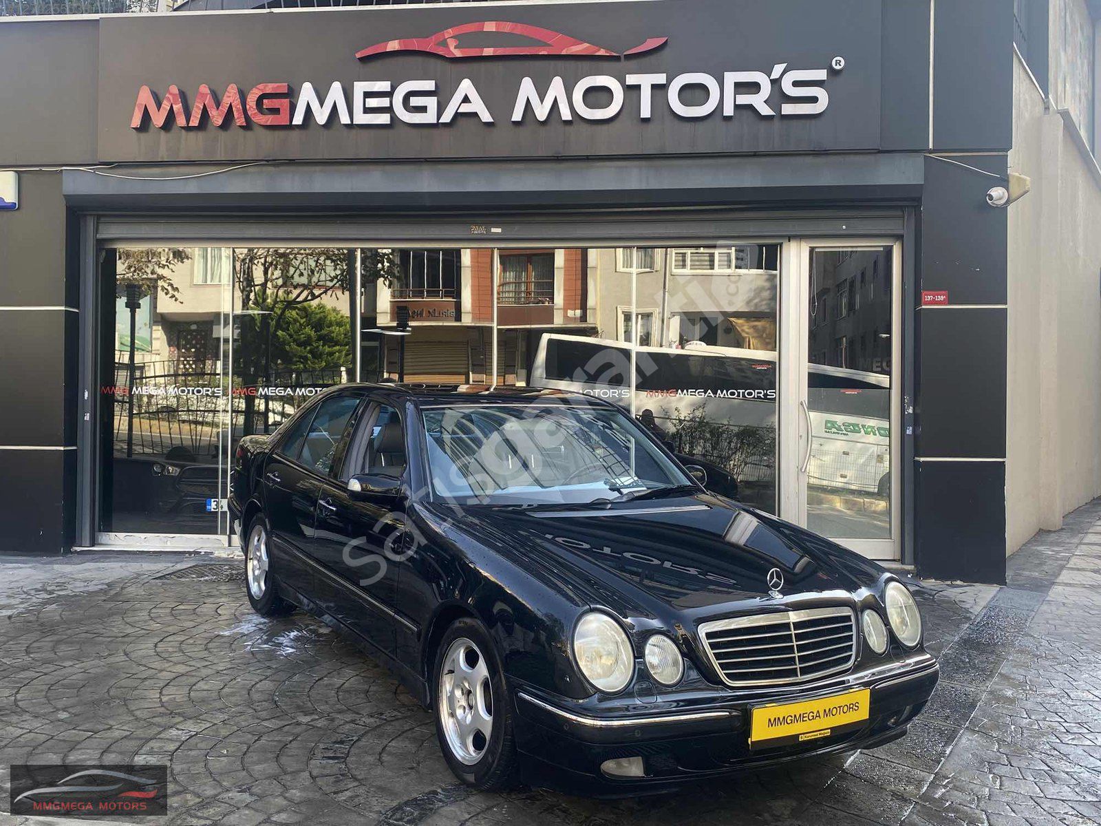 MMGMEGA MOTOR S DAN E200 AVANTGARDE E2 PAKET 218.000 KM
