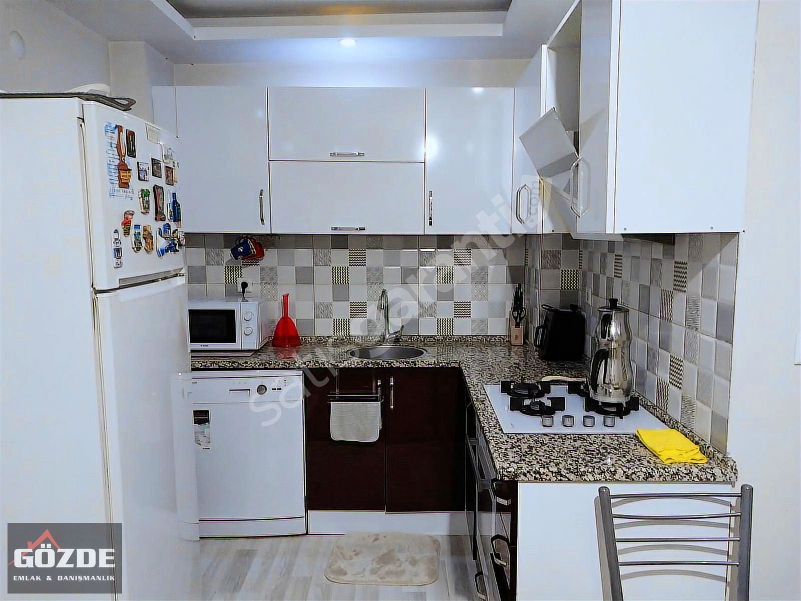 KARAÇAY MAHALLESİ, HÜRRİYET CADDESİNDE SATILIK ,EŞYALI 2+1 DAİRE