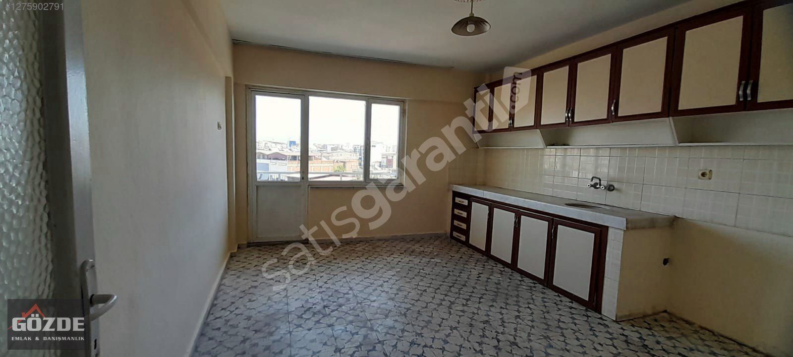 GÖZDE'DEN YENİ MAHALLE'DE SATILIK KÖŞE BAŞI GENİŞ DAİRE...