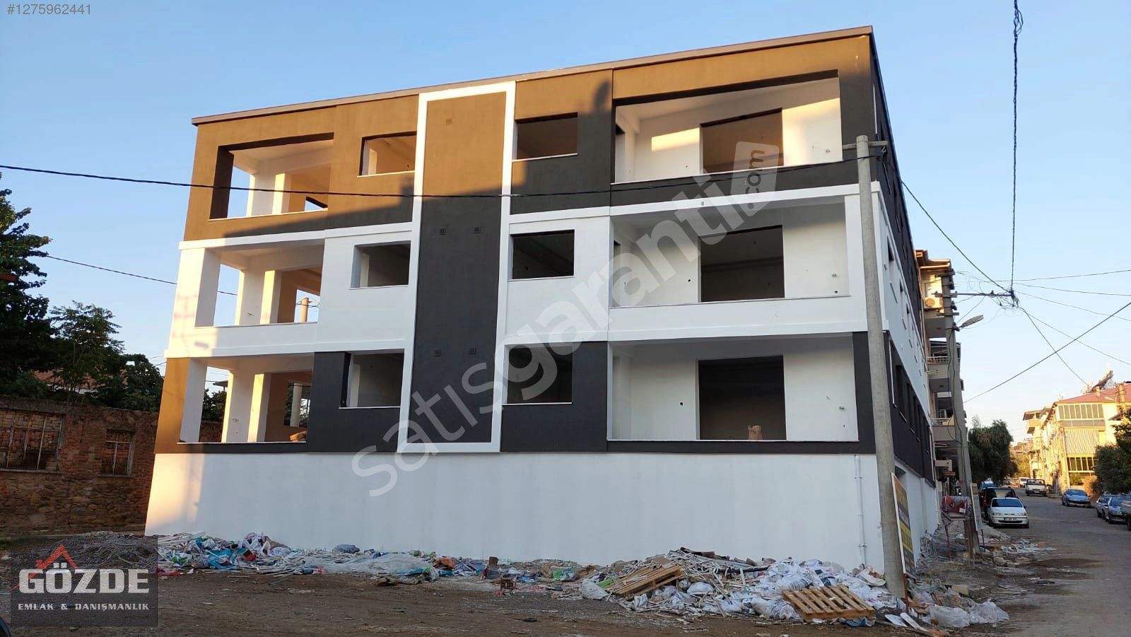 PINARBAŞI MAHALLESİNDE SATILIK DOĞALGAZLI 2+1 DAİRE.....