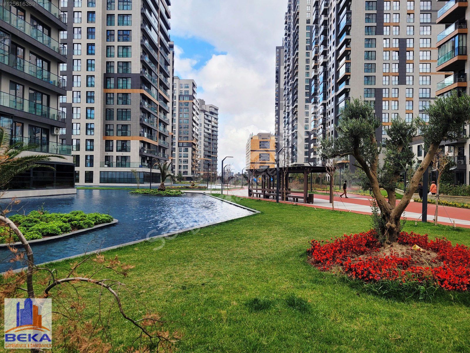 AVRUPA KONUTLARI ORMAN MANZARA YÜKSEK KAT KAPALI BALKON KÖŞE