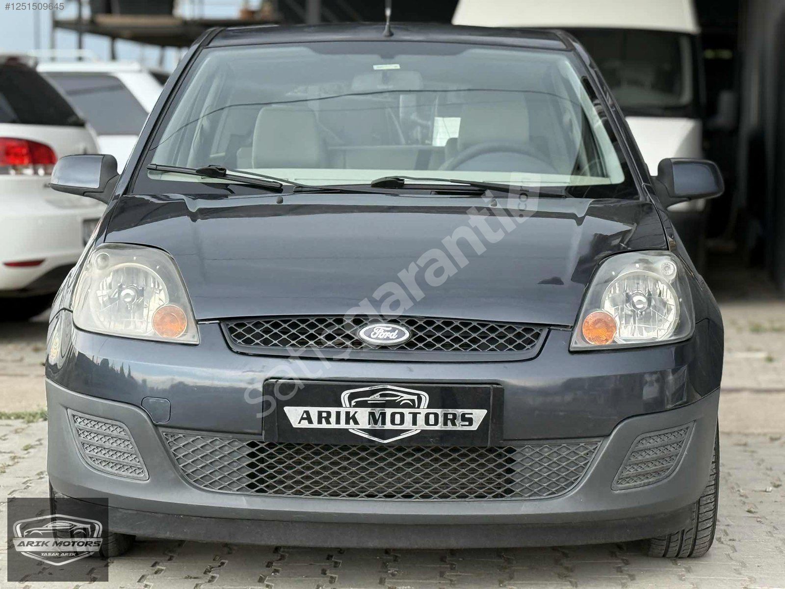 ARIK MOTORS FORD FIESTA 1.4i Comfort ABS KLİMA AİRBAG MAKYAJLI