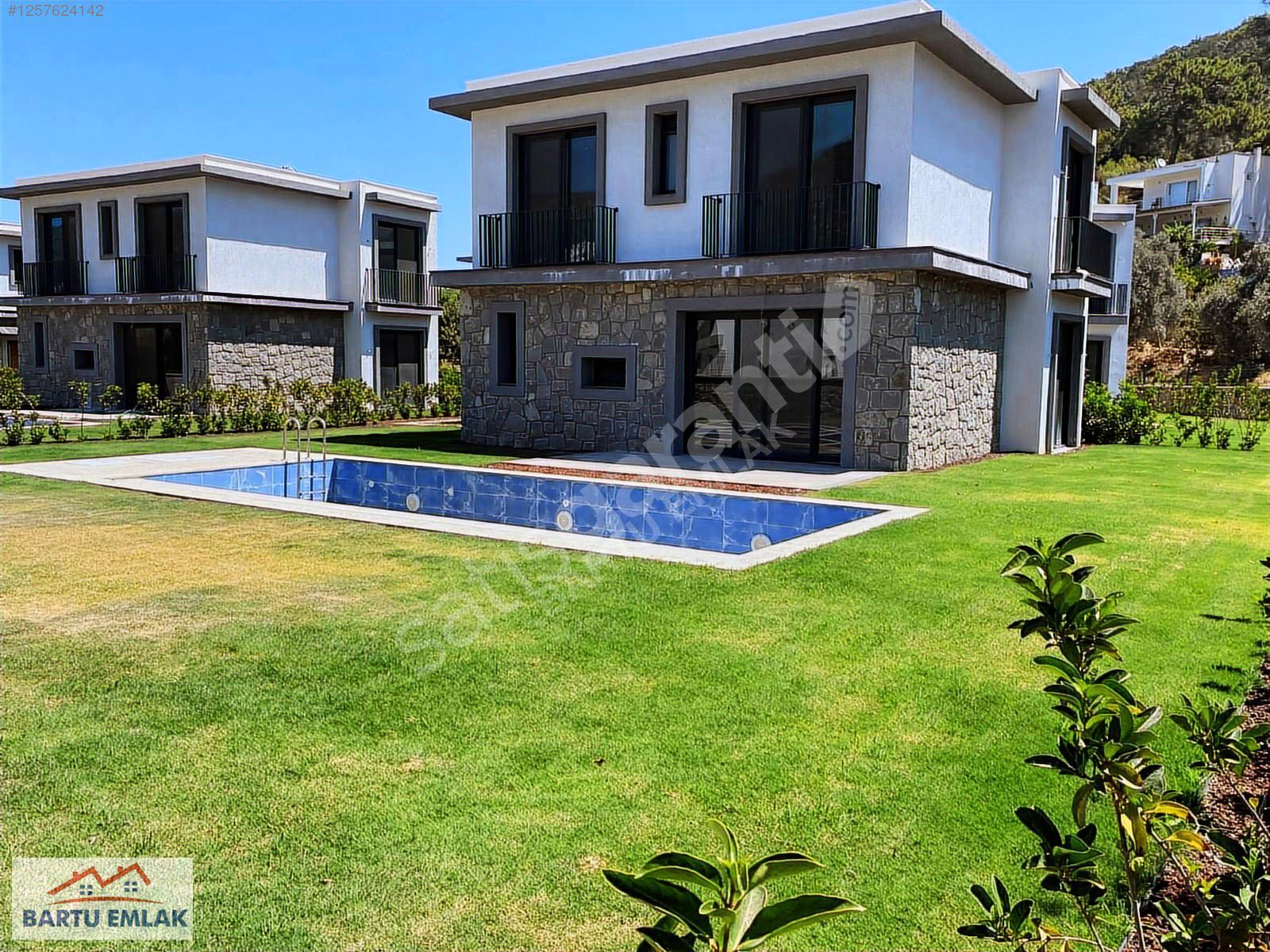Bodrum Merkeze Yakın Bahçeli Havuzlu Otoparklı Müstakil Villa
