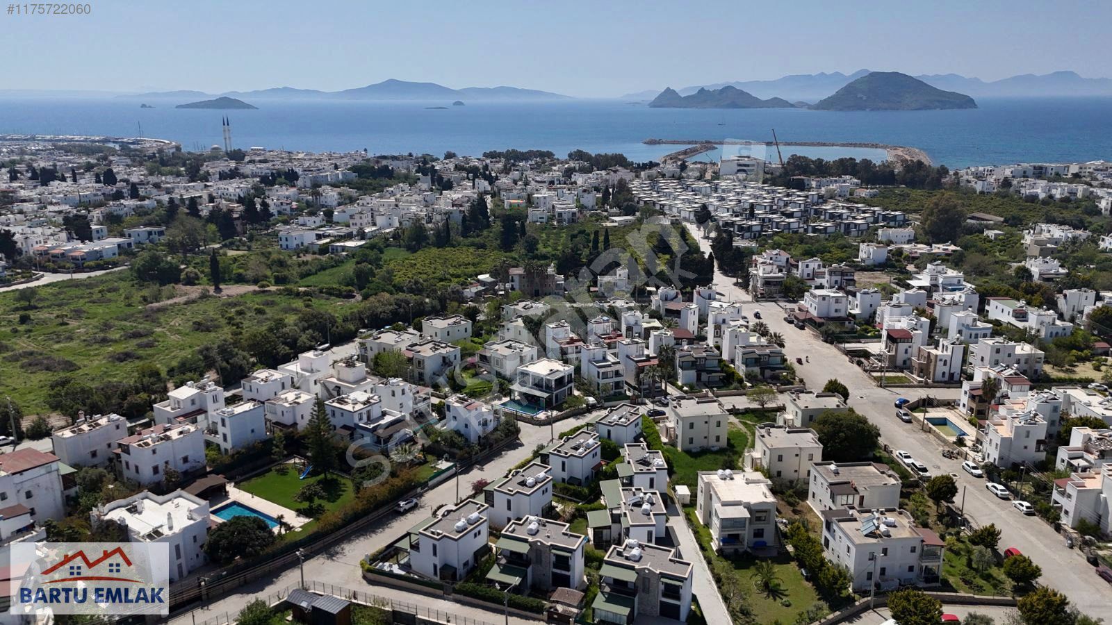 Bodrum turgutreis'te müstaki 3+1 bahçeli otoparklı satılık villa