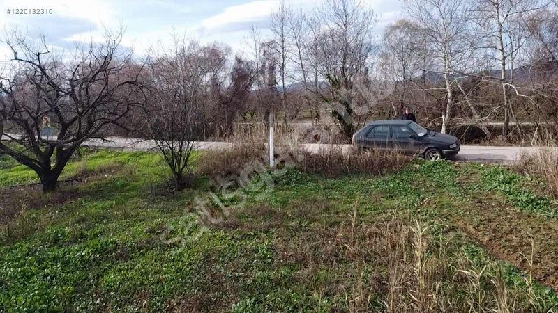 Iznik e yakın asfalt a cepheli hobi bahçesi