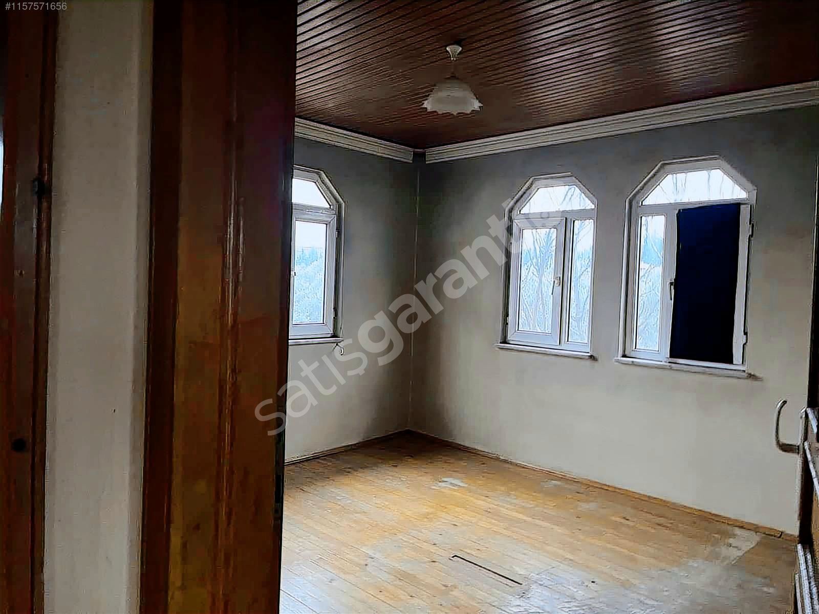 İznik yeşil cami mahallesi de satilik müstakil ev