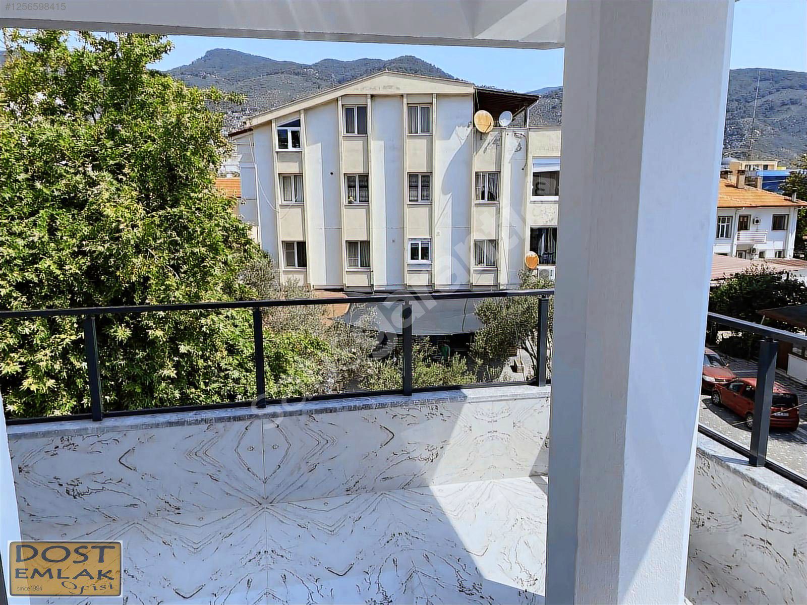 Altınoluk merkezde sıfır tadilat görmüş satılık 3+1 daire