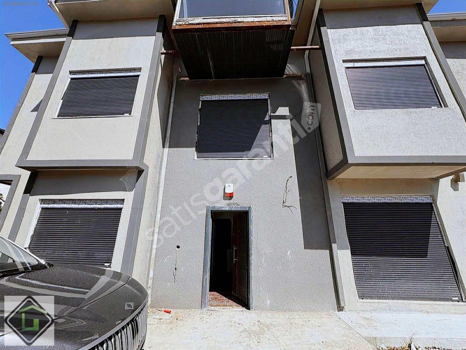 UZUNLARDAN KARTEPE ASLANBEY MH.MÜSTAKİL HAVUZLU 300M2 4+2 VİLLA