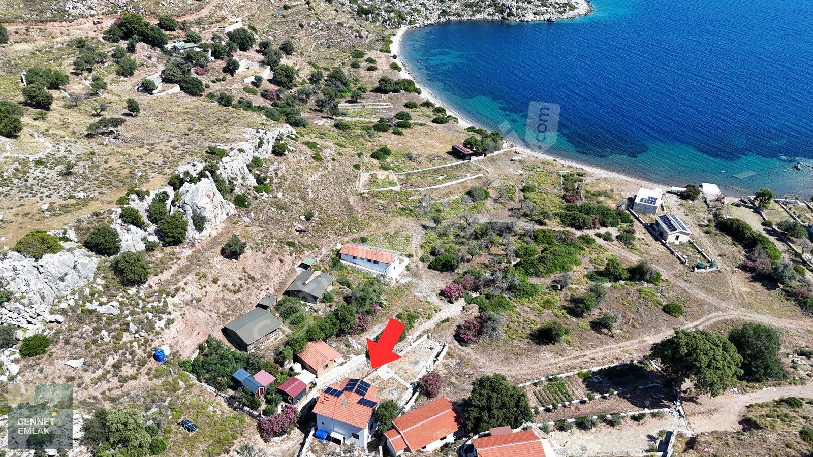 BOZBURUN AYAĞACI KOYUNDA SATILIK DENİZ MANZARALI BAHÇELİ EV