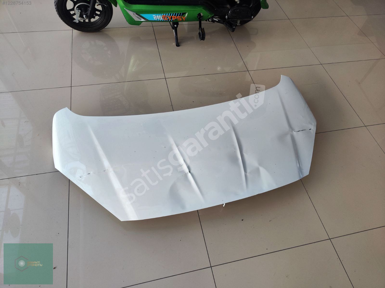 Ford courier orjinal kaput 2.200tl